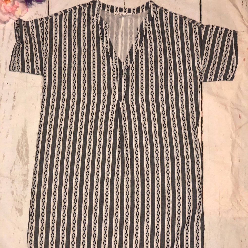 Love Riche short sleeve mini dress